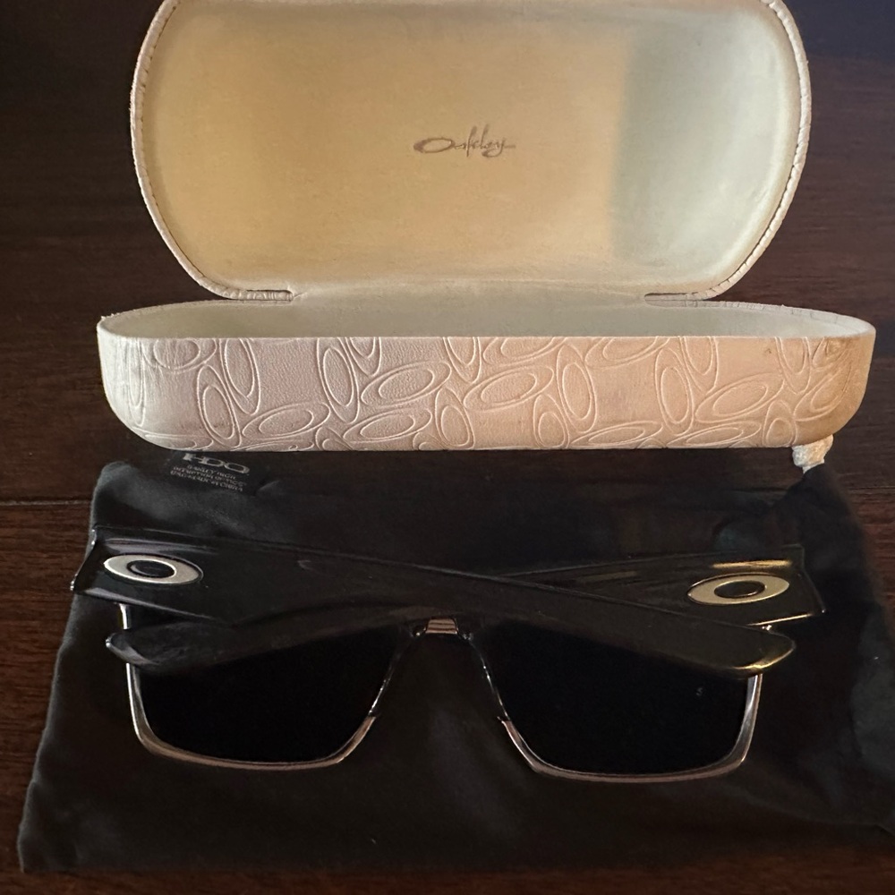 Oakley Black Contemporary Sunglasses